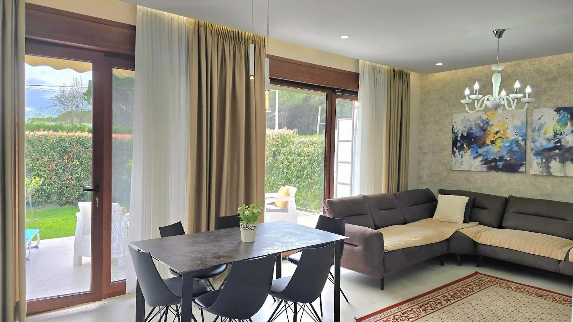 Bright & Breezy Villa By The Sea Plazhi San Pietro