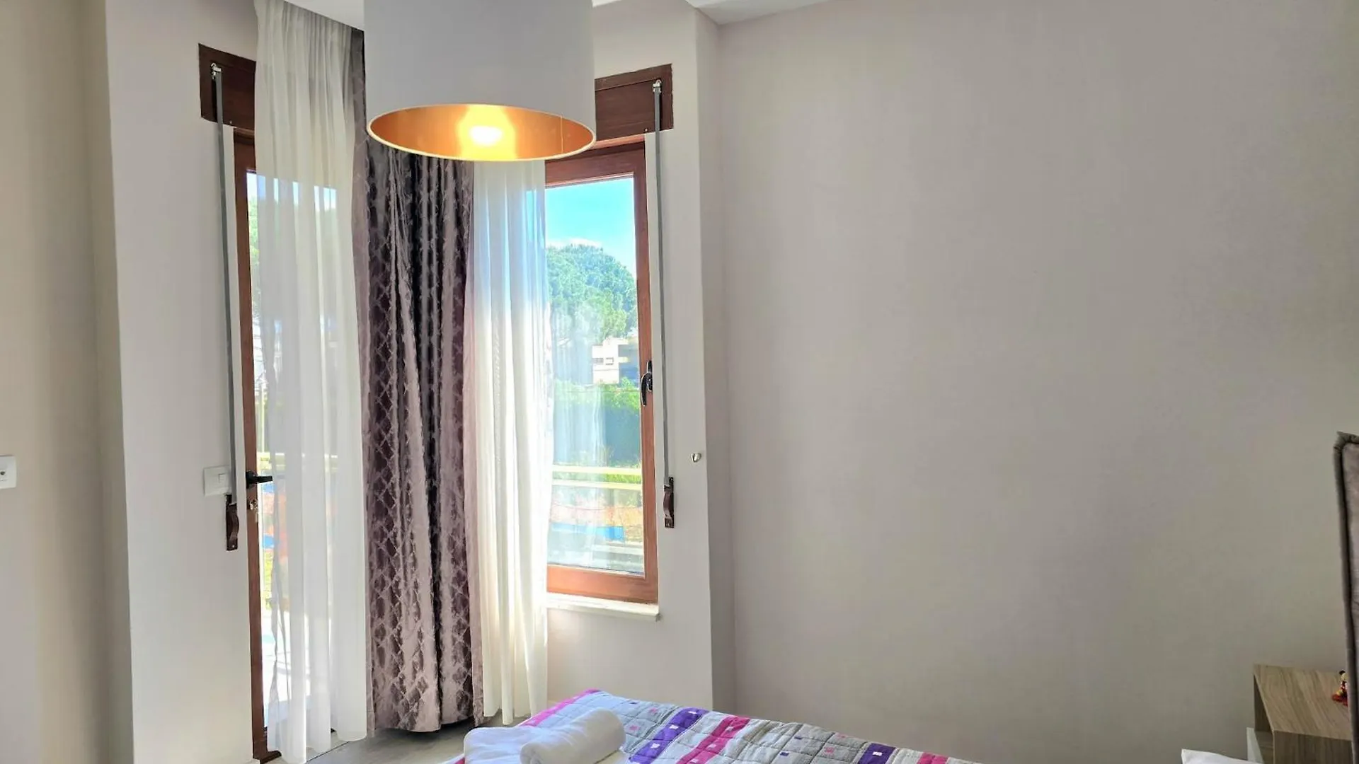 Bright & Breezy Villa By The Sea Plazhi San Pietro