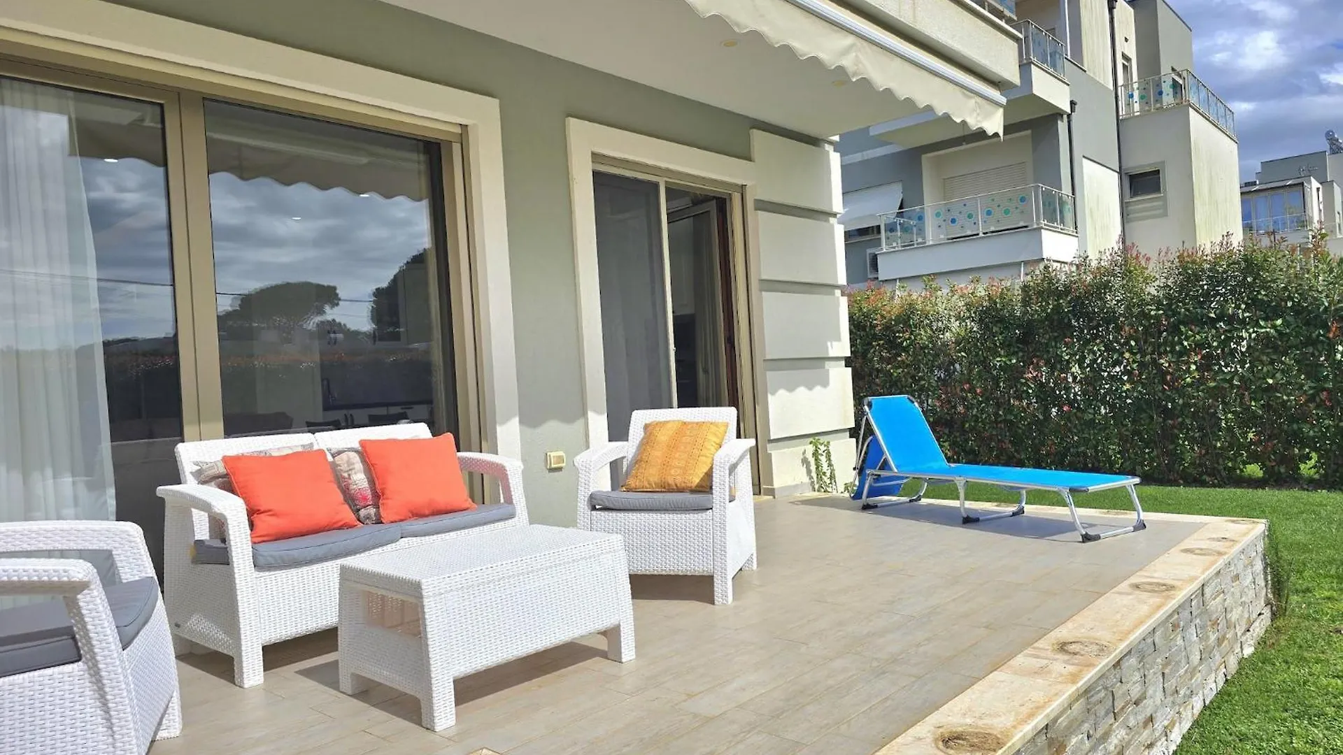 Bright & Breezy Villa By The Sea Plazhi San Pietro 0*,  Албания