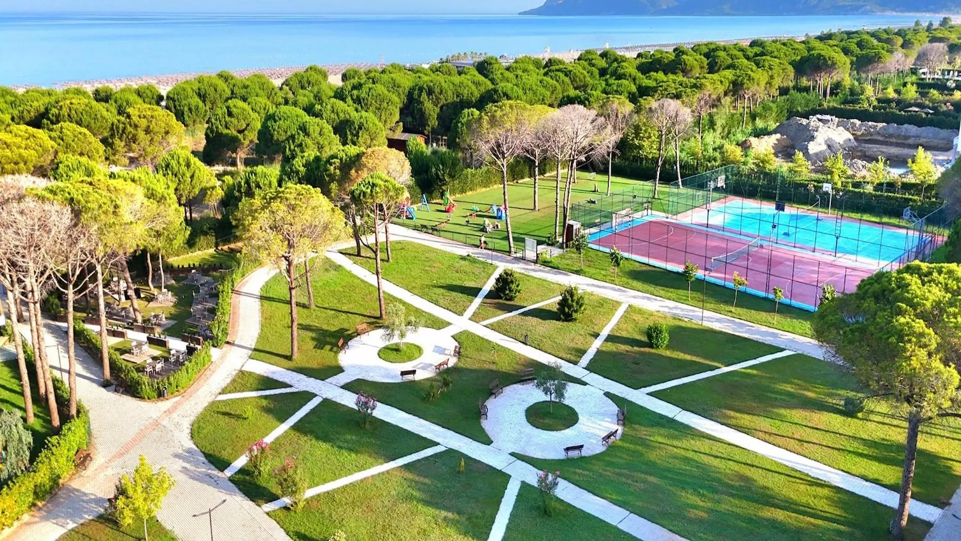 Bright & Breezy Villa By The Sea Plazhi San Pietro