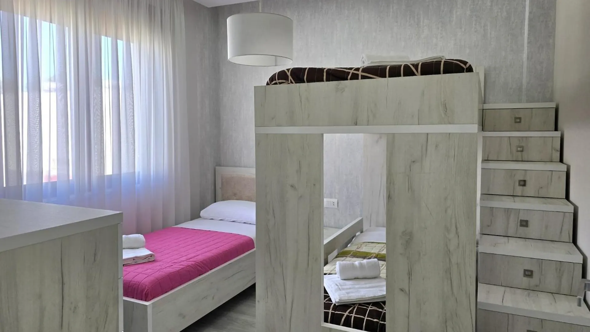 Bright & Breezy Villa By The Sea Plazhi San Pietro Албания